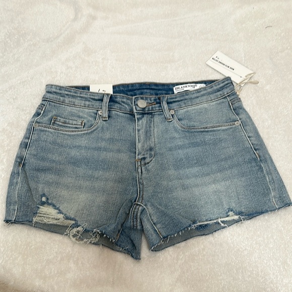 Blank NYC The Astro Cut-Off Short Light Wash Distressed Denim Size 4/26 - Picture 1 of 6